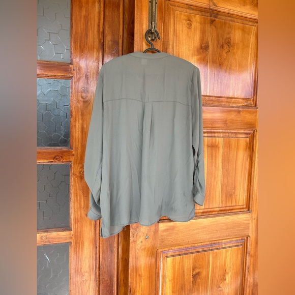 H&M chiffon top. Used gently. Size 16 XL - Picture 4 of 4